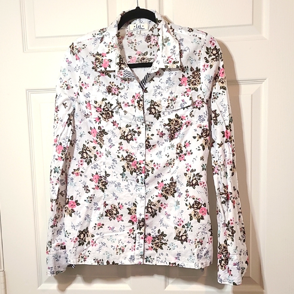 L.E.I 2010 White Floral Patterned Shirt Snap Button
